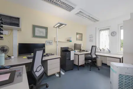 Büroflächeder Immobilien: Arbeiten und Empfangen in stilvollem Ambiente! (Foto)