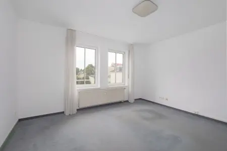 Büroflächeder Immobilien: Arbeiten und Empfangen in stilvollem Ambiente! (Foto)