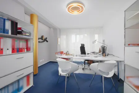 Büroflächeder Immobilien: Arbeiten und Empfangen in stilvollem Ambiente! (Foto)