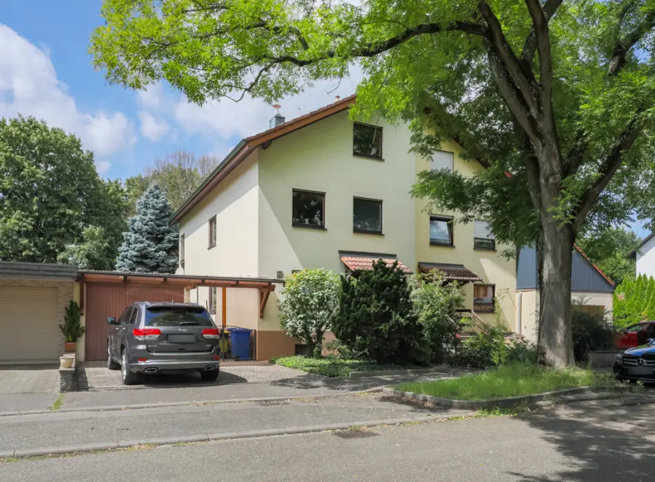Straßenansicht der Immobilie: Zuhause im Glück
Doppelhaushälfte für die Familie! (Titelbild)
