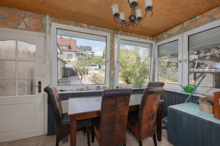 Essbereich EG mit Gartenzugang der Immobilie: Freistehendes Einfamilienhaus mit Wintergarten, großem Grundstück und historischem Charme! (Foto)