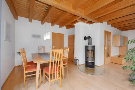 Viel Platz der Immobilien: Haus für die junge Familie! (Foto)