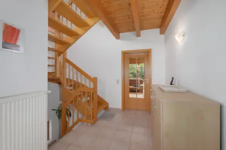 Treppenhaus der Immobilien: Haus für die junge Familie! (Foto)