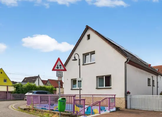 Hausfront 1
