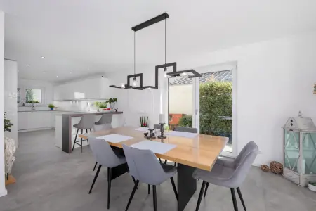 Essbereich EGder Immobilien: Exclusives Wohnhaus in bester Lage! (Foto)