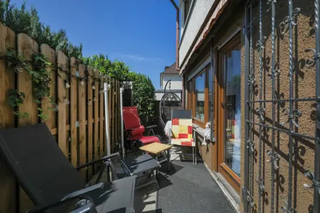 Terrasse ELWder Immobilien: Solides Einfamilienhaus mit ELW (Foto)