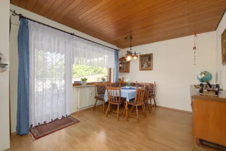 Essbereich EGder Immobilien: Solides Einfamilienhaus mit ELW (Foto)
