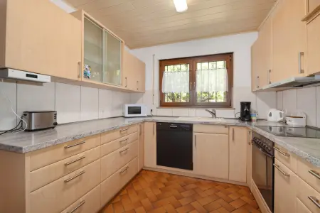 Küche EGder Immobilien: Solides Einfamilienhaus mit ELW (Foto)