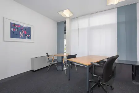 Bürofläche EG der Immobilie: Repräsentative Bürofläche in ehemaliger Bankfiliale mit großzügigem Empfangsbereich! (Foto)