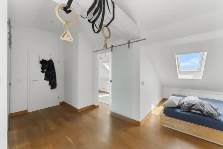 Schlafzimmerder Immobilien: Maisonette-Eigentumswohnung - Ein Highlight auf dem Nürnberger Immobilienmarkt (Foto)