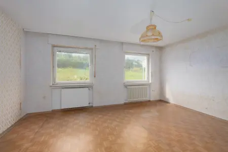 Schlazimmer OG der Immobilie: Zuhause für Generationen – freistehendes Zweifamilienhaus mit großem Garten und Garage! (Foto)
