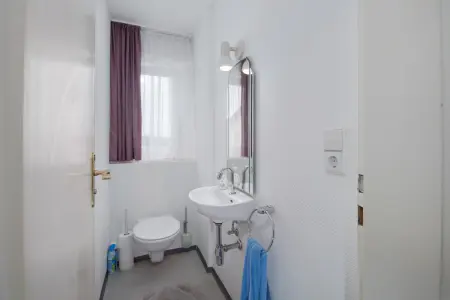 Separates WCder Immobilien: (Foto)
