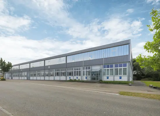 Straßenansichtder Immobilien: Seltenes Angebot, flexible Gestaltungsmöglichkeiten! (Foto)