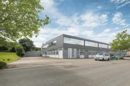 Straßenansichtder Immobilien: Seltenes Angebot, flexible Gestaltungsmöglichkeiten! (Foto)