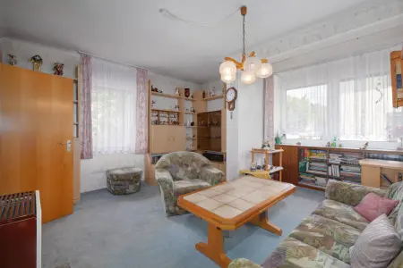 Wohnzimmer EG der Immobilie: Viel Platz! Haus mit Potenzial! (Foto)
