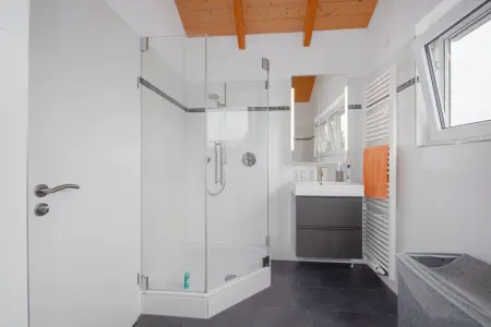 Badezimmer Ansicht 1 der Immobilie: Moderne Loftwohnung - Naturnah und hyggelig! (Foto)