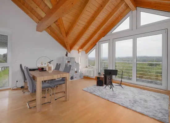 Wohn- und Essbereich der Immobilie: Moderne Loftwohnung - Naturnah und hyggelig! (Foto)