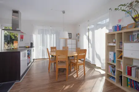Essbereich EG der Immobilie: Frei stehendes KfW-40 Haus mit Pool und Garten in Neureut-Kirchfeld (Foto)