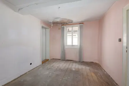 Zimmer EG der Immobilie: Leben, wo Geschichte wohnt – großes Fachwerkhaus mit viel Platz für Ideen (Foto)