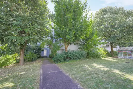 Rückansicht der Immobilie: Wohnjuwel im Herzen von Karlsruhe!
Schöne Wohnung zum Träumen mit zwei TG-Stellplätzen. (Foto)