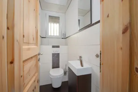 Separates WC der Immobilie: Ihr neues Zuhause in Maulbronn-Zaisersweiher - Charmante 3,5 Zi Hochparterre Wohnung mit Süd-Balkon! (Foto)