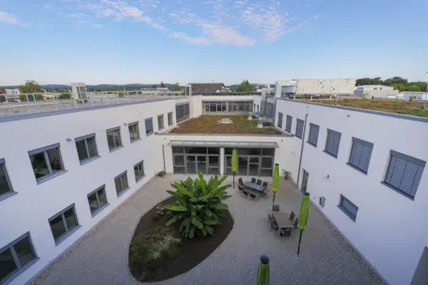 Innenhof der Immobilie: Lukrative Gewerbeimmobilie mit hoher Rendite und bester Lage! (Foto)