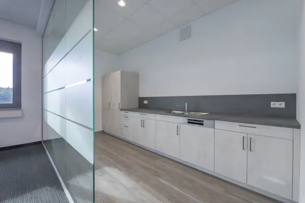 Küche der Immobilie: Ideale Büroimmobilie mit modernster Ausstattung und flexibler Gestaltung! (Foto)