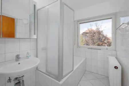 Badezimmer der Immobilie: Reinkommen - Wohlfühlen - Bleiben (Foto)