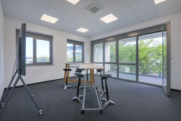 Meetingraum der Immobilie: Ideale Büroimmobilie mit modernster Ausstattung und flexibler Gestaltung! (Foto)