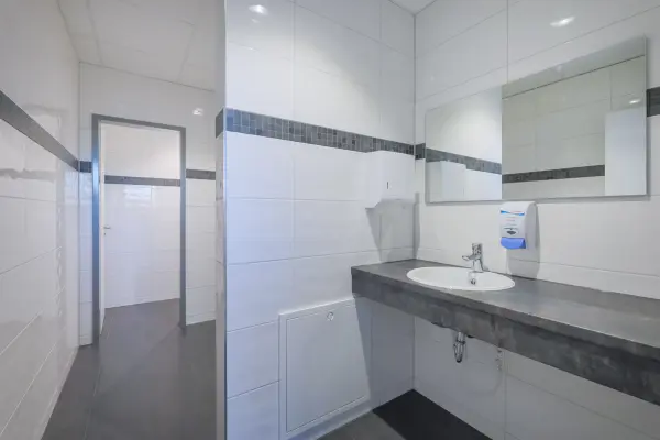 WC der Immobilie: Ideale Büroimmobilie mit modernster Ausstattung und flexibler Gestaltung! (Foto)