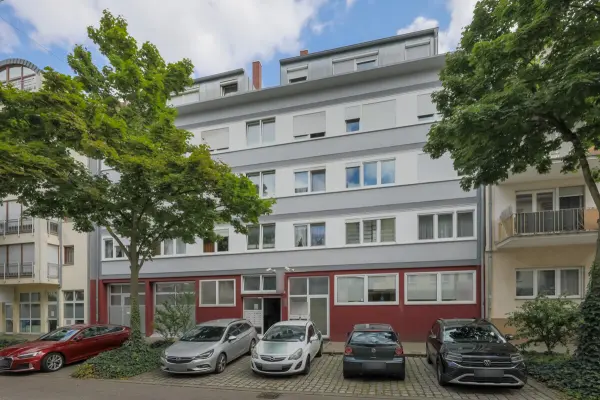 Straßenansicht der Immobilie: Voll ausgestattete Großküche - Ideal für Gastronomie, Catering oder Produktionsküche! (Foto)