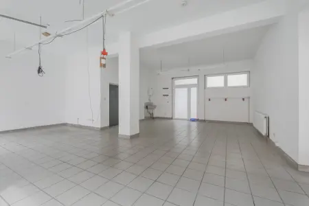 Gewerbefläche der Immobilie: Ideal für Handel und Logistik! (Foto)