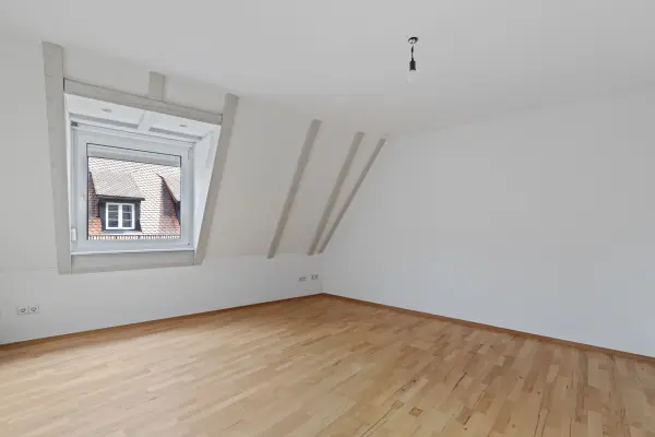 Wohnung DG Mittelstr. 10  der Immobilie: Sichern Sie Ihre Zukunft!
Gewerbliche und wohnwirtschaftliche Gebäudemixtur im Herzen von Durlach (Foto)