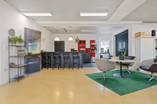 Kaffeeküche mit Kommunikationsinsel Mittelstr. 8  der Immobilie: Sichern Sie Ihre Zukunft!
Gewerbliche und wohnwirtschaftliche Gebäudemixtur im Herzen von Durlach (Foto)