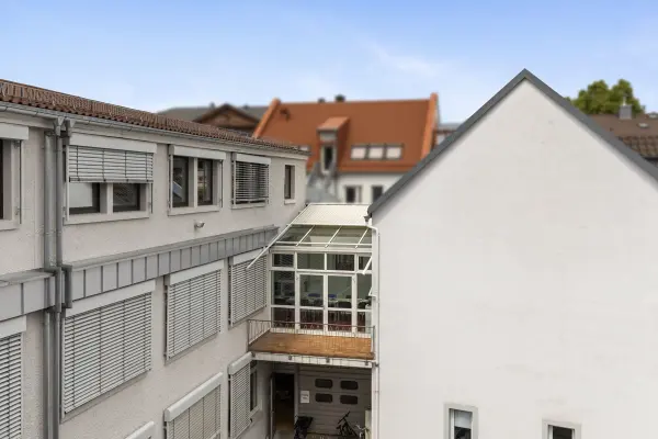 Teilansicht Innenhof mit Wintergarten Mittelstr. 8 der Immobilie: Sichern Sie Ihre Zukunft!
Gewerbliche und wohnwirtschaftliche Gebäudemixtur im Herzen von Durlach (Foto)