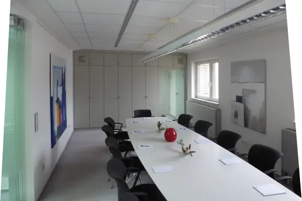 Konferenzraum Mittelstr. 8 der Immobilie: Sichern Sie Ihre Zukunft!
Gewerbliche und wohnwirtschaftliche Gebäudemixtur im Herzen von Durlach (Foto)