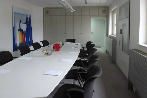 Konferenzraum Mittelstr. 8 der Immobilie: Sichern Sie Ihre Zukunft!
Gewerbliche und wohnwirtschaftliche Gebäudemixtur im Herzen von Durlach (Foto)