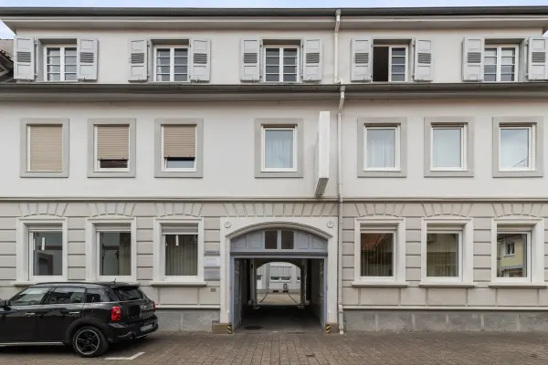 Vorderansicht Mittelstr. 8  der Immobilie: Sichern Sie Ihre Zukunft!
Gewerbliche und wohnwirtschaftliche Gebäudemixtur im Herzen von Durlach (Foto)