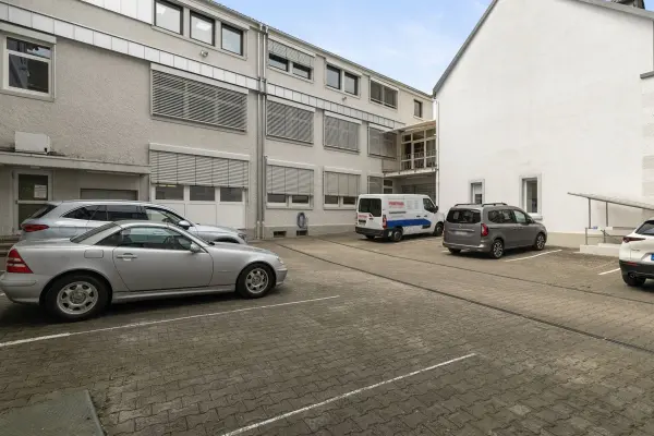 Parkplatz Innenhof Mittelstr. 8  der Immobilie: Sichern Sie Ihre Zukunft!
Gewerbliche und wohnwirtschaftliche Gebäudemixtur im Herzen von Durlach (Foto)