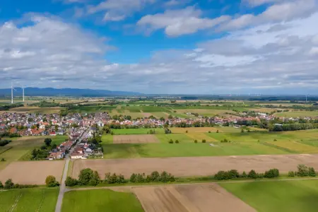 Freckenfeld der Immobilie: Neubau-Ausbauhaus in Feldrandlage – Ihr Zuhause zum Selbstgestalten (Foto)