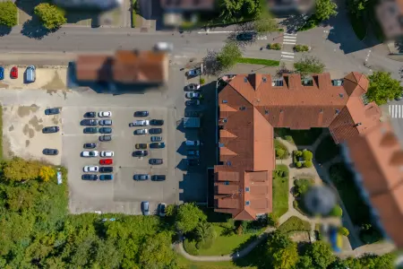 Luftansicht der Immobilie: Attraktiver Verbrauchermarkt - langfristig vermietet, sichere Rendite garantiert! (Foto)