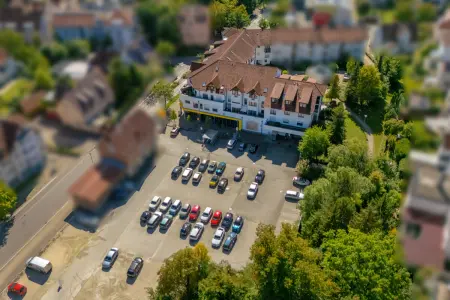 Luftansicht der Immobilie: Attraktiver Verbrauchermarkt - langfristig vermietet, sichere Rendite garantiert! (Foto)