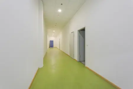 Flur der Immobilie: Repräsentative Gewerbefläche mit Dachterrasse in zentraler Lage! (Foto)