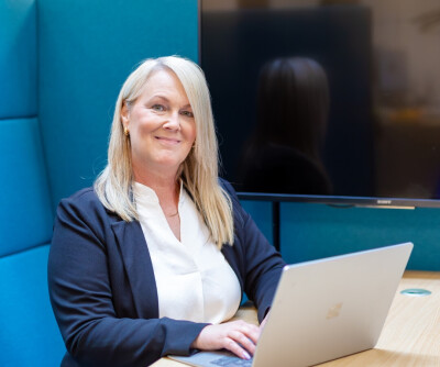 Mitarbeiterin, Verena Knobloch