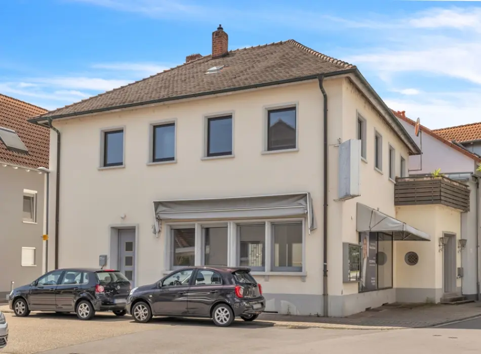 Titelbild der Immobilie: Potenzial entfesseln: Vielseitiges Haus in Eggenstein-Leopoldshafen mit grenzenlosen Möglichkeiten (Titelbild)