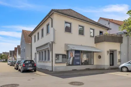 Außenansicht der Immobilie: Potenzial entfesseln: Vielseitiges Haus in Eggenstein-Leopoldshafen mit grenzenlosen Möglichkeiten (Foto)