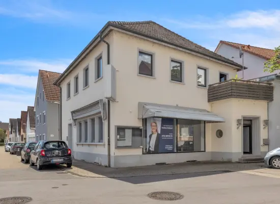 Außenansicht der Immobilie: Potenzial entfesseln: Vielseitiges Haus in Eggenstein-Leopoldshafen mit grenzenlosen Möglichkeiten (Foto)