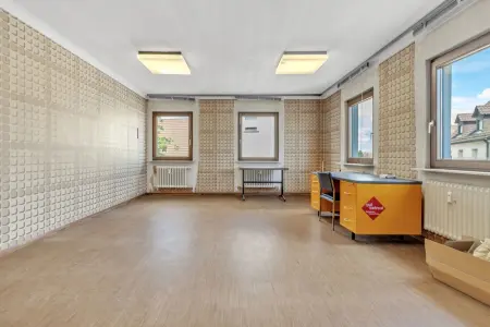 Zimmer 1.OG der Immobilie: Potenzial entfesseln: Vielseitiges Haus in Eggenstein-Leopoldshafen mit grenzenlosen Möglichkeiten (Foto)