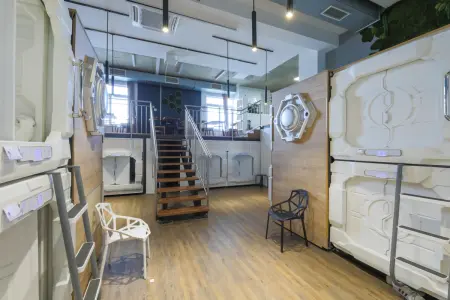 Kapselhotel 3. OG der Immobilie: Zentral. Sichtbar. Wertbeständig. – Geschäftshaus in bester Karlsruher Citylage (Foto)