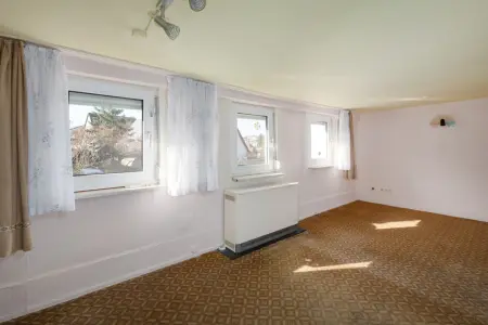 Zimmer EG der Immobilie: Altes Haus sucht jungen Bastler! (Foto)